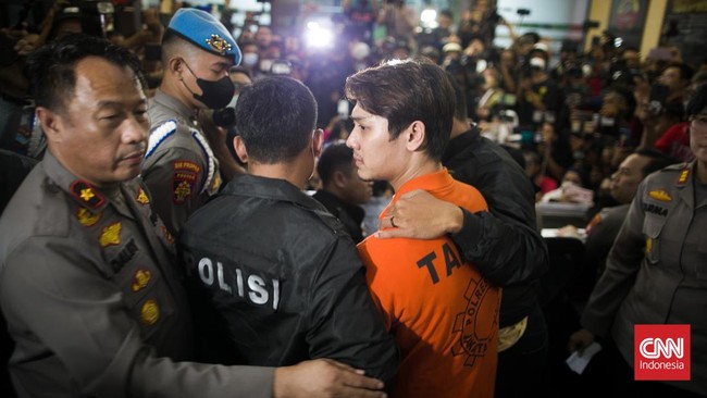 Billar terpancing emosi usai Lesti sebagai korban meminta Rizky penjelasan dan dipulangkan ke rumah orang tuanya