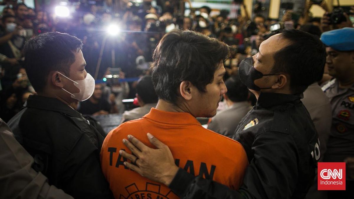 Kronologi Kasus KDRT Rizky Billar ke Lesti Kejora hingga Resmi Ditahan - CNN Indonesia