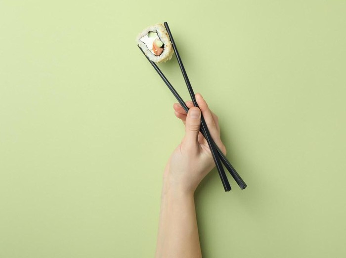 Sumpit / Foto : freepik.com - atlascompany Kebiasaan Orang Jepang untuk Memiliki Tubuh Langsing