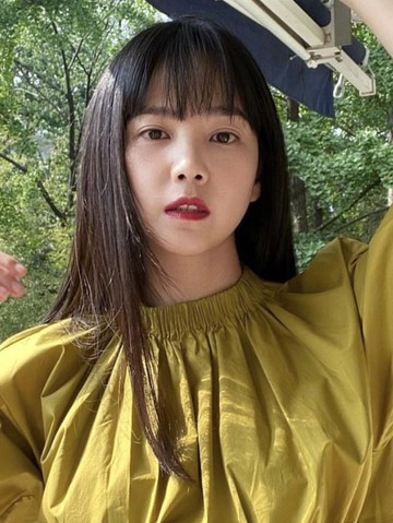 Potret Menawan Yoon Seung Ah, Aktris 40 Tahun yang Visualnya Tampak Seperti Usia 20-an!