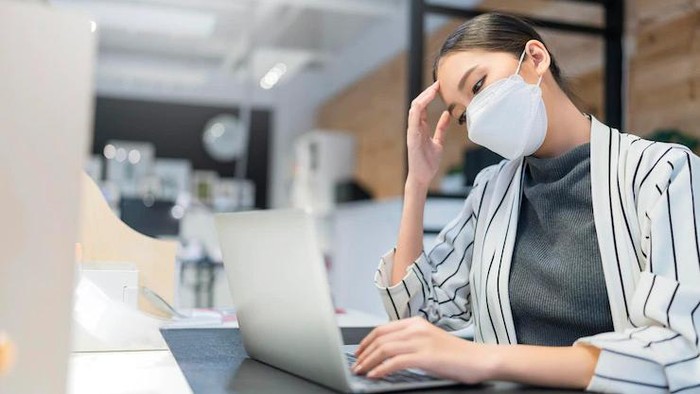 4 Tanda Kamu Tidak Sebahagia Seperti yang Kamu Pikirkan