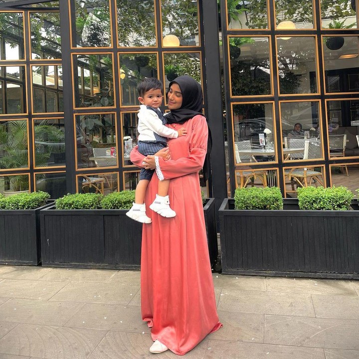 <p>Sebagai single mom, Nadya tampak happy membesarkan anaknya sendirian, Bunda. (Foto: Instagram @nadyamustikarahayu)<br /><br /><br /></p>