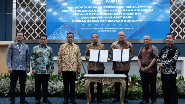 PAM Jaya dan PT Moya Indonesia menandatangani Perjanjian Kerja Sama mengenai Penyelenggaraan Sistem Penyediaan Air Minum.