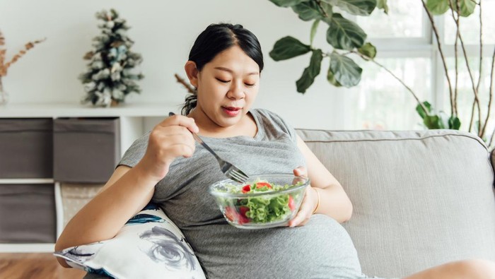 Ibu Hamil Makan Sayur