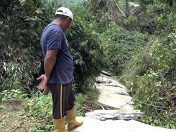 Jalan Amblas-Longsor di Polewali Mandar, Akses Penghubung Warga Lumpuh