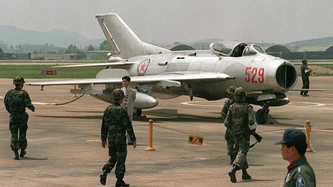 Angkatan Udara Korea Utara menggelar latihan besar-besaran melibatkan 150 pesawat pada akhir pekan lalu, di tengah krisis dan kebobrokan militer.