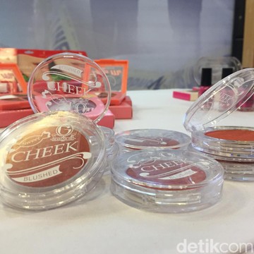 img-title BPOM Rilis 16 Jenis Kosmetik Berbahaya untuk Dipakai, Madame Gie Punya Gisel Termasuk!
