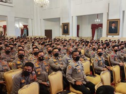 Momen Pejabat Polisi Se-Indonesia Dikumpulkan Jokowi di Istana Negara