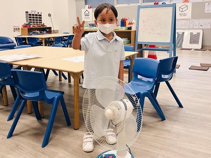 Potret Arrasya Anak Tasya Kamila Bawa Kipas Angin ke Kelas, Biar Semangat Bun