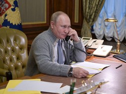 Sah! Putin Larang Operasi Ganti Kelamin