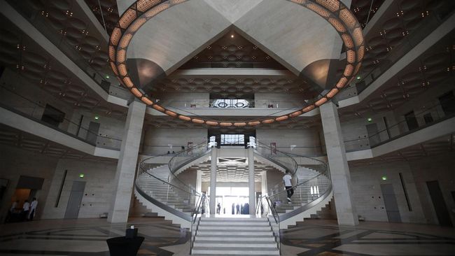 Jika kamu berangkat ke Qatar untuk menonton Piala Dunia 2022, jangan lupa singgah ke beberapa destinasi wisata di negara tersebut seperti, Museum Seni Islam.