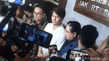 img-title Raut Wajah Rizky Billar Saat Bilang Ingin Jadi Pelindung Keluarga Disorot