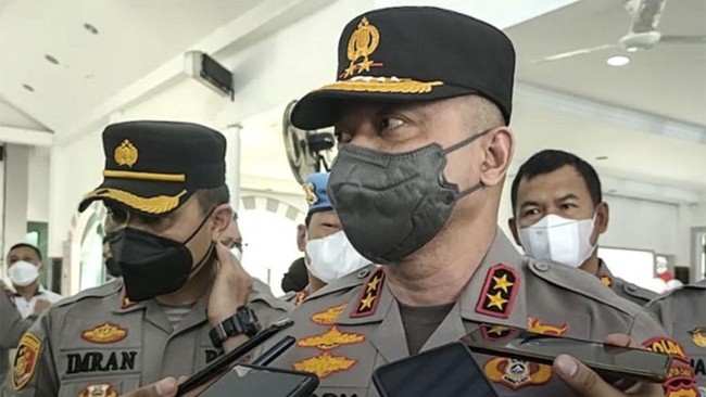 Irjen Teddy Minahasa Dikabarkan Ditangkap Terkait Narkoba Irjen Teddy Minahasa dikabarkan ditangkap terkait kasus narkoba. Hal itu diungkapkan Wakil Ketua Komisi III DPR Ahmad Sahroni.