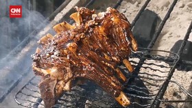 VIDEO: Mau Nyobain Makan Iga Dinosaurus? Di Sini Tempatnya