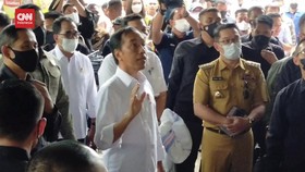 VIDEO: Jokowi Kunjungi Pasar Kosambi Bandung, 4 Orang Kecopetan