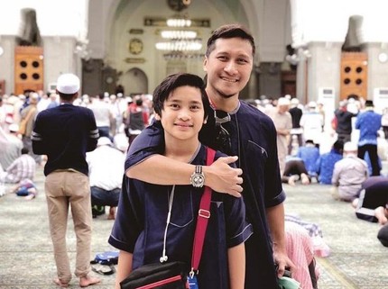 3 Anak Artis yang Mondok di Pesantren, Ada Putri Kembar Irfan Hakim