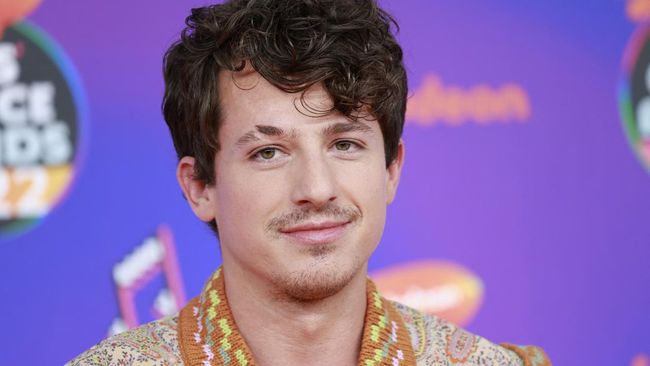 Charlie Puth mengakui gagasan album teranyarnya, Charlie, datang dari pemikiran bahwa kariernya akan berhenti karena pandemi.