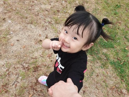 7 Potret Terbaru Anak Haha Running Man yang Mengidap Sindrom Langka