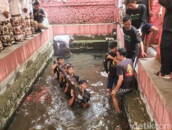 Mengenal Muludan Tuk, Ritual Mandikan Kayu Keramat di Cirebon Jadi WBTB
