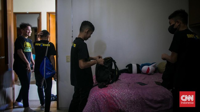 Menjadi atlet badminton seringkali dihadapkan pada pilihan untuk meninggalkan pelajaran. Hal itu yang diharap bisa dikikis secara perlahan.