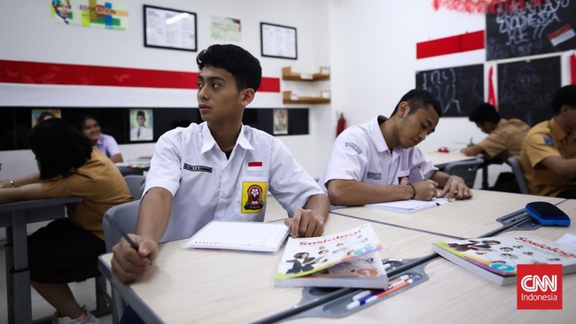 Menjadi atlet badminton seringkali dihadapkan pada pilihan untuk meninggalkan pelajaran. Hal itu yang diharap bisa dikikis secara perlahan.