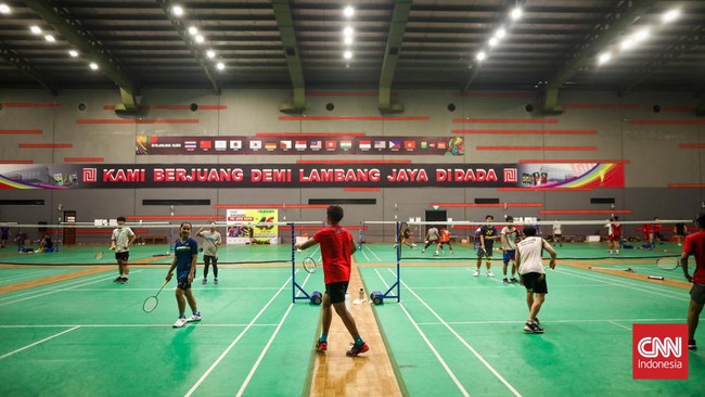 PB Djarum dan PB Jaya Raya sering dianggap sebagai klub badminton yang kaya raya. Namun bukan berarti jalan kedua klub tersebut terus mulus begitu saja.