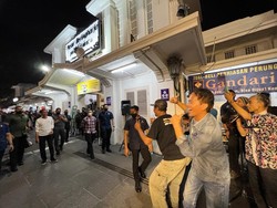 Jokowi Malam Mingguan di Malioboro, Ditemani Warga Joget Ojo Dibandingke