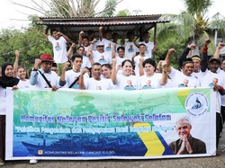 Relawan Ganjar Sulsel Beri Pelatihan Olahan Ikan ke Nelayan Pesisir