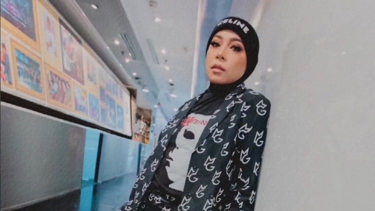 Melly Goeslaw.