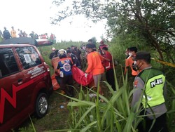 Mayat Mr X Ditemukan di Kebun Mojokerto dengan Botol Racun Tikus dan Babi