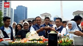 VIDEO: Momen Potong Tumpeng Perpisahan Anies Baswedan