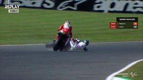 VIDEO: Kecelakaan Horor Navarro Dilindas Corsi di Moto2 Australia