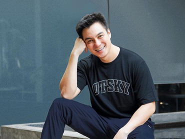 img-title Respons Baim Wong Disebut Sepi Job Usai 'Live' Jualan Panci di Media Sosial