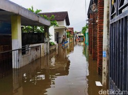4 Sungai Meluap, Pusat Kota Banyuwangi Diterjang Banjir