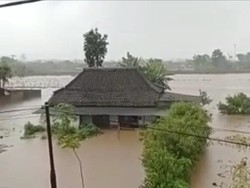Sejumlah Wilayah di Jatim Diterjang Banjir 1-2 Meter