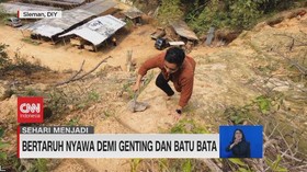 VIDEO: Bertaruh Nyawa Demi Genteng dan Batu Bata