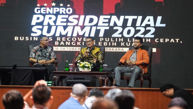 Sandiaga Salahuddin Uno memberikan tips ke pelaku usaha dan generasi muda dapat bertahan dalam menghadapi situasi ketidakpastian, dinamika geo politik global.