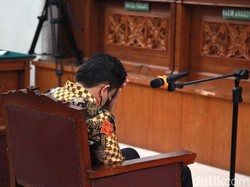 Tangisan Sambo Minta Anak Buah Percaya Skenario Pembunuhan Yosua