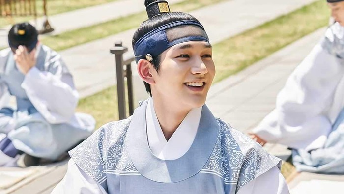 Drama Korea Under the Queen's Umbrella