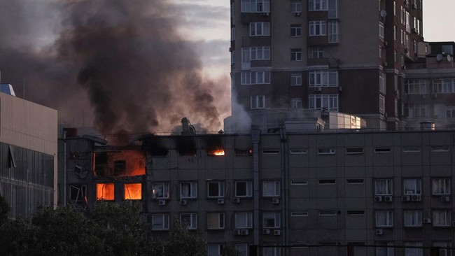 Wali kota Kyiv, Vitali Klitschko menyatakan ledakan terjadi di ibu kota Ukraina, Kyiv, Rabu (14/12).