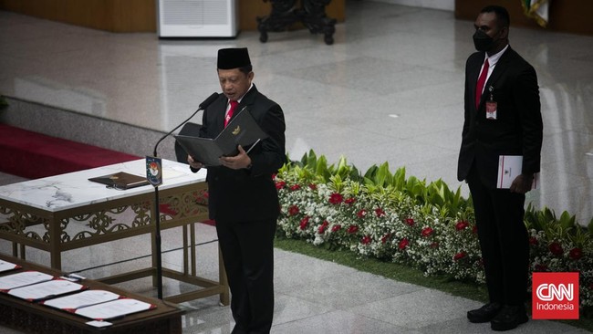 Menteri Dalam Negeri Tito Karnavian melantik Ramsem Limbong dan Rudy Sufahriadi sebagai Pj Gubernur Papua dan Papua Selatan, Senin (5/8).