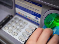 Mungkinkah Terima Uang Palsu dari ATM? Ini Kata BI