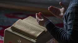 Bacaan Barzanji Marhaban Maulid Nabi dalam Arab-Latin Lengkap dengan Artinya