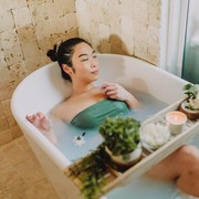 Intip 5 Kebiasaan Libra Saat Sendirian di Rumah, Ternyata Banyak Memanjakan Diri, Termasuk Kamu?