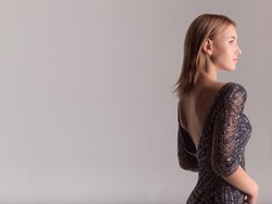 7 Inspirasi Dress Bridesmaid Model Backless, Anggun dan Berkelas!