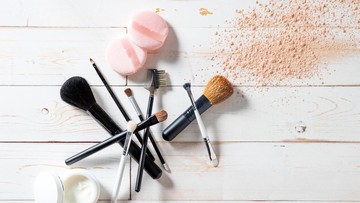 Alat Make Up Lengkap untuk Pemula &amp; Kegunaannya