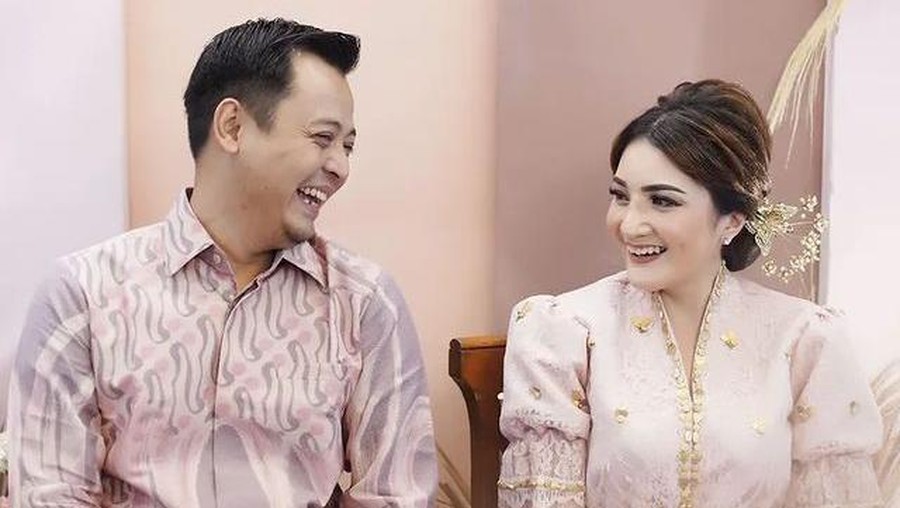 Momen Lamaran Kiki Amalia