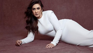 Pindah Agama ke Kristen, Nafa Urbach Pakai Hijab Saat Bukber