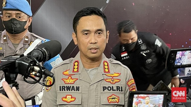 Kapolrestabes Semarang Kombes Irwan Anwar tetap meyakini ada peristiwa tawuran sebelum Aipda Robig menembak Gamma, siswa SMK Semarang, hingga tewas.