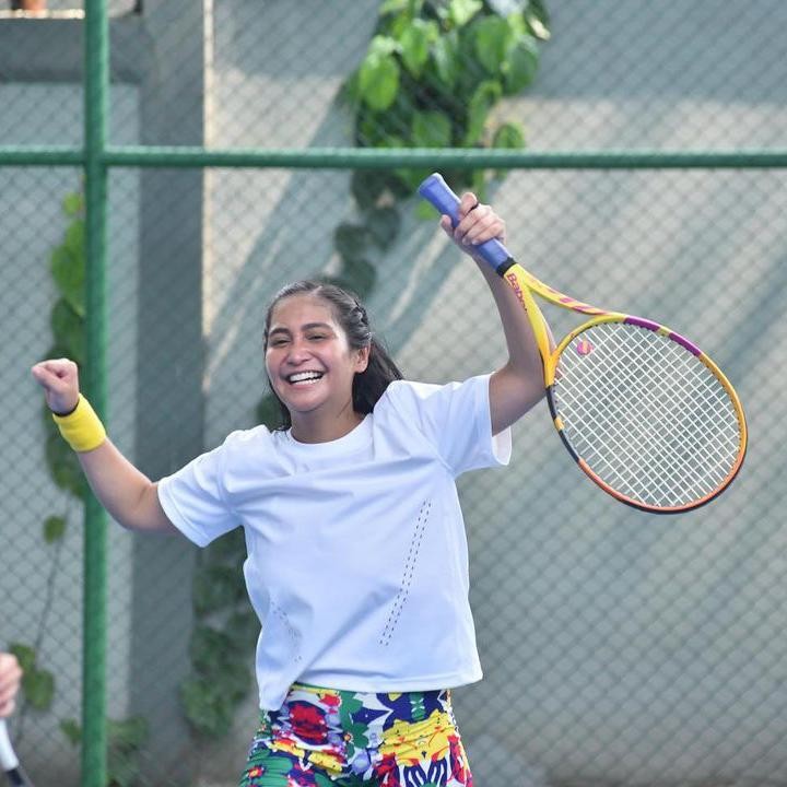 <p>Bersama teman-temannya, Caca Tengker mengikuti turnamen Spinderellas TC. Ia bahkan sampai masuk ke semi final, lho. (Foto: Instagram: @cacatengker)</p>